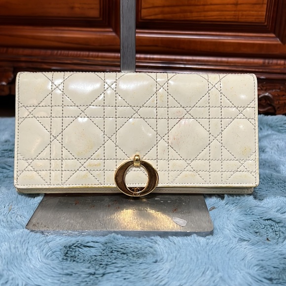 CHRISTIAN DIOR BEIGE PATENT LEATHER CONTINENTAL WALLET - Picture 1 of 15